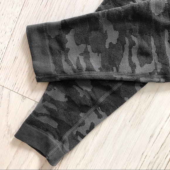 Gray camo print workout set - Picture 8 of 8